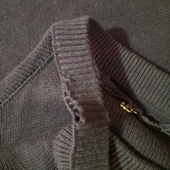 Knitted & Knotted Navy Cold Shoulder Sweater XS - Picture 8 of 9